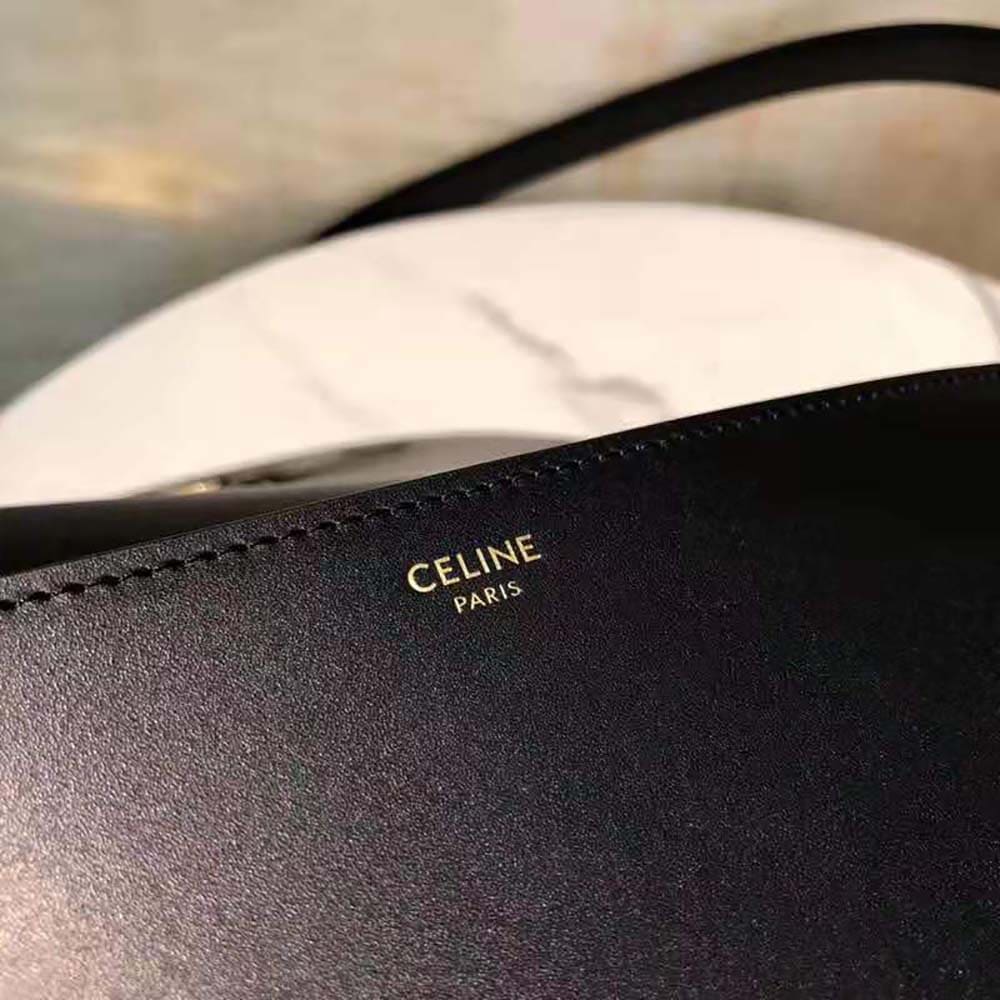 TÚI Celine Women Medium Maillon Triomphe Bag in Natural Calfskin-Green