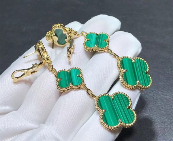 Bông tai Van Cleef & Arpels Magic Alhambra 3 motif Malachite vàng hồng 18K