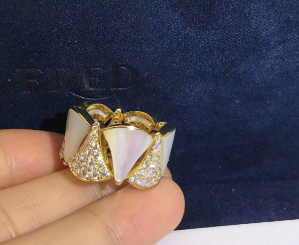 Nhẫn BVLGARI Divas' Dream xà cừ 18k & Nhẫn kim cương 1,51ct vàng vàng 18K
