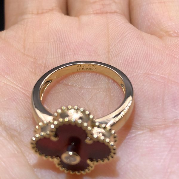 Nhẫn Van Cleef & Arpels Carnelian Alhambra Diamond vàng hồng 18K