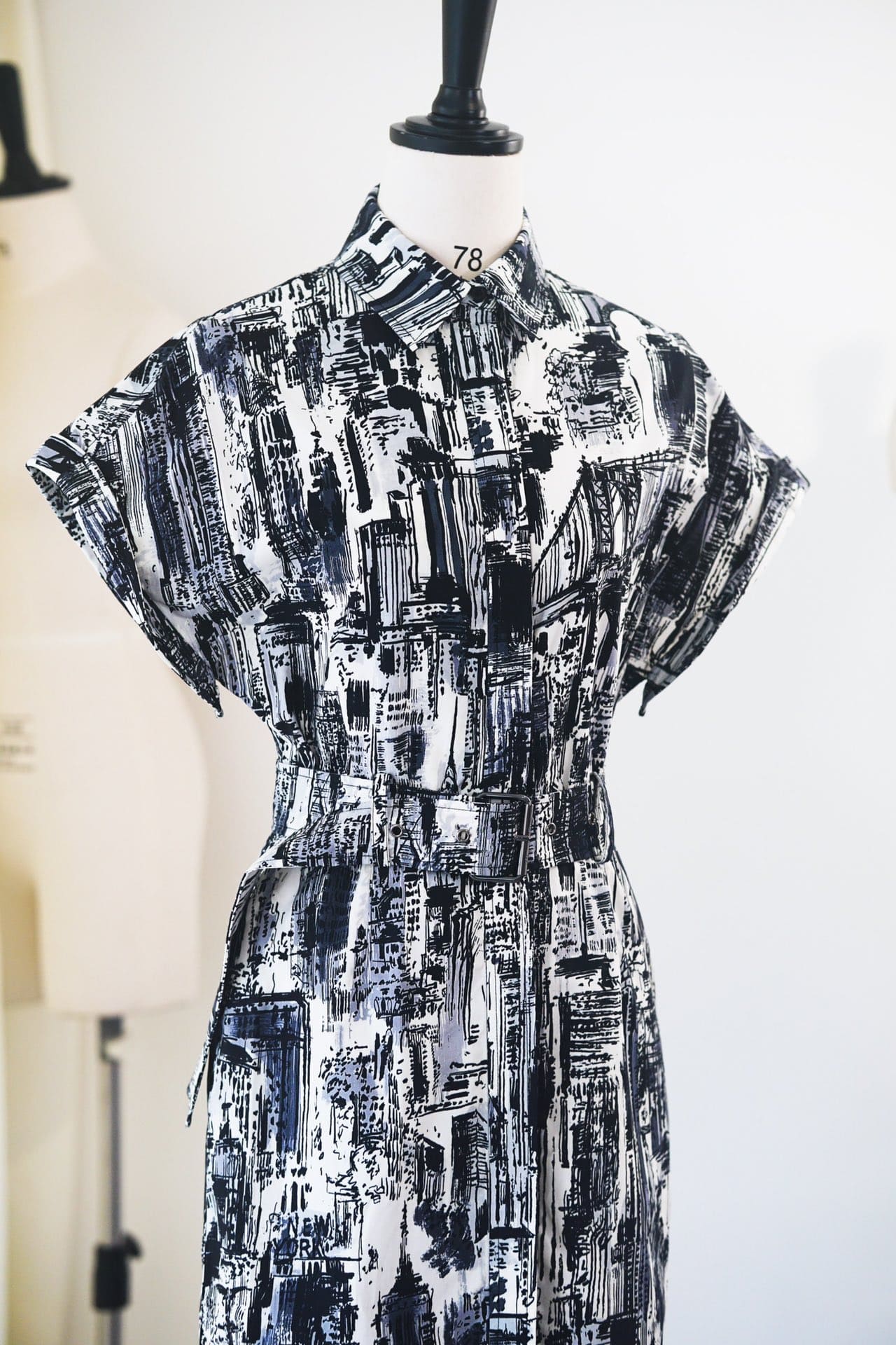 ĐẦM DIOR BLACK AND WHITE MID DRESS High Classy