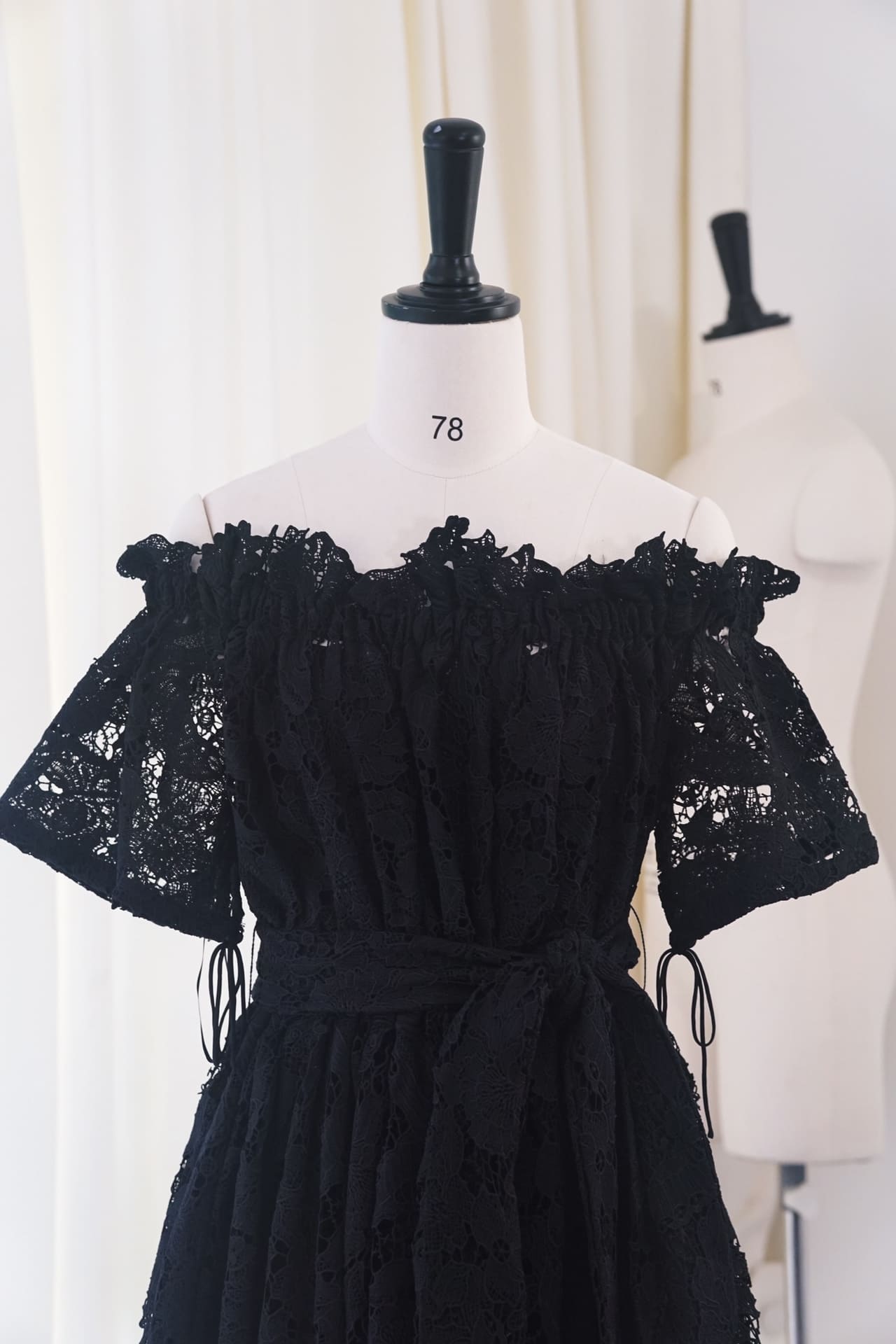 ĐẦM DIOR REN MÀU ĐEN BLACK LONG DRESS High Classy