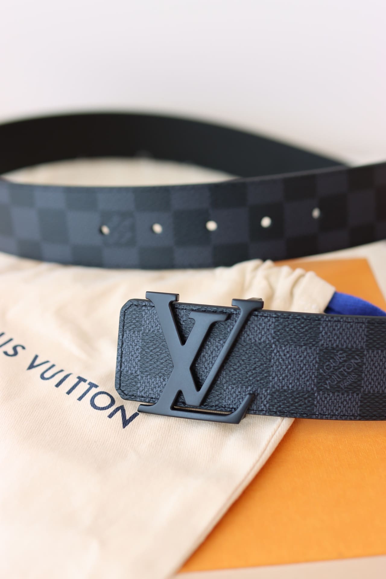 DÂY LƯNG LOUIS VUITTON SQUARE BLACK MONOGRAM Khóa đen