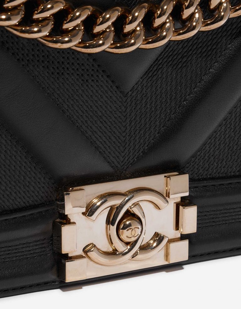TÚI Chanel Boy New Medium Calfskin Black