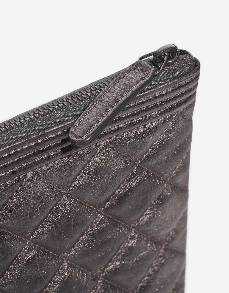 TÚI Chanel Boy Clutch Lamb Grey Metallic da cừu