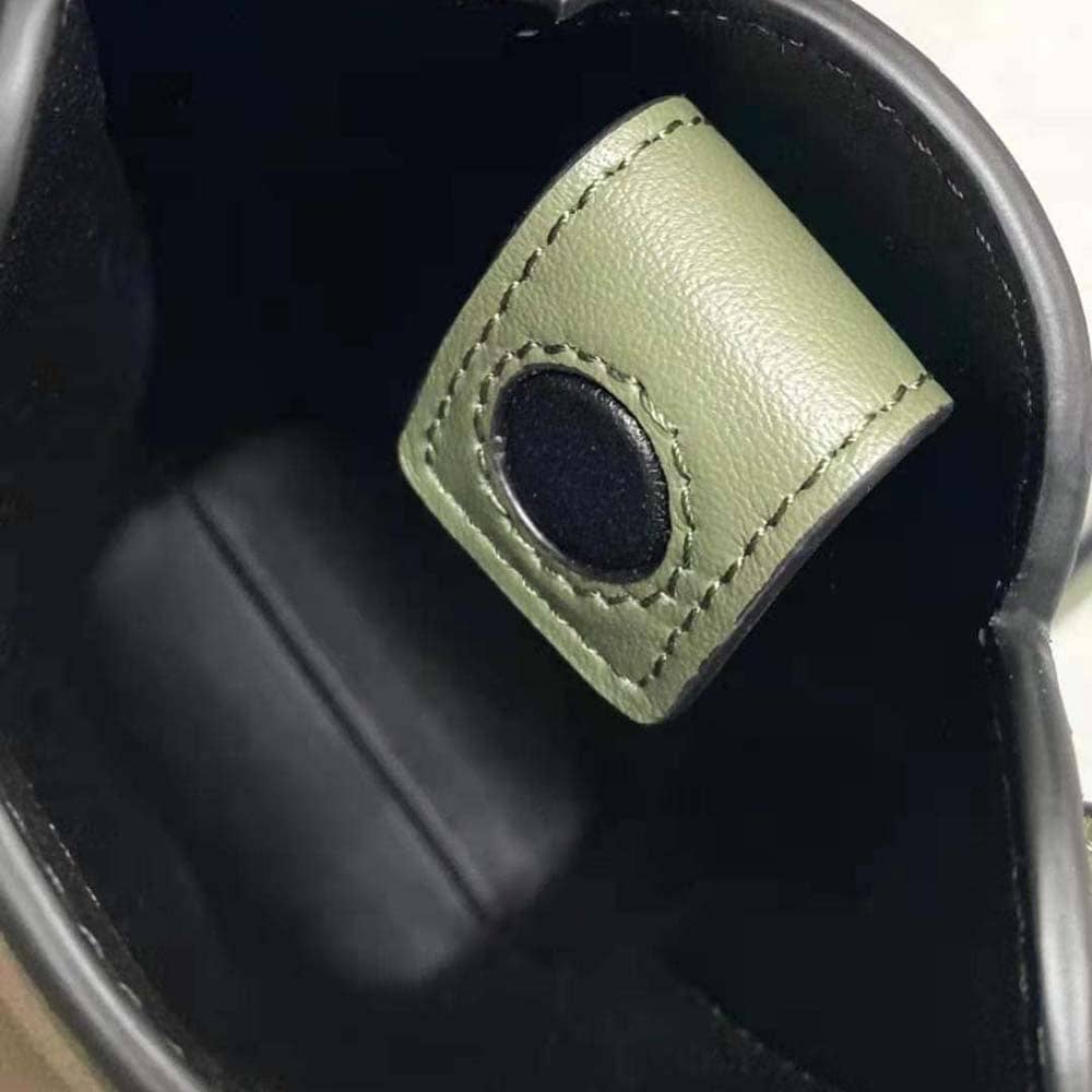 TÚI LOEWE Elephant Pocket màu da bê cổ điển màu xanh lá cây