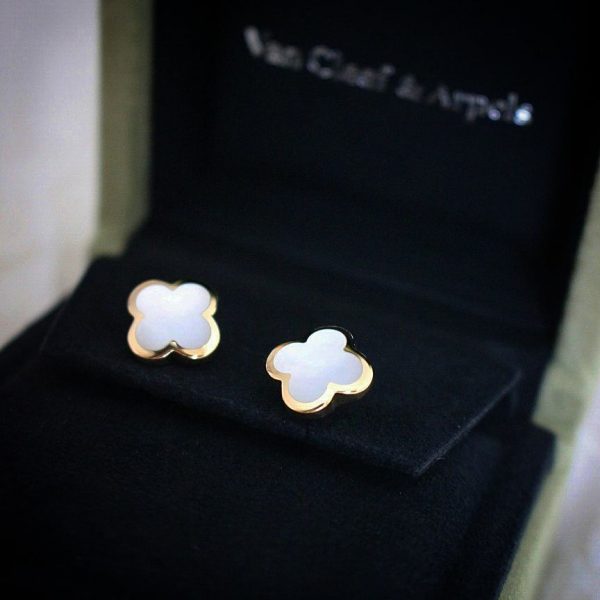 Bông tai Van Cleef & Arpels Mother of Peral Pure Alhambra vàng hồng 18K