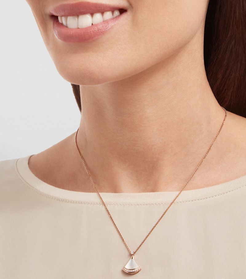 Vòng cổ BVLGARI Rose Gold, Diamond and Mother-of-Pearl Divas’ Dream Necklace vàng hồng 18K
