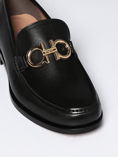 GIÀY SALVATORE FERRAGAMO Black Loafers