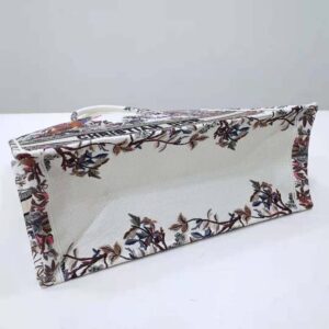 TÚI Dior Women Large Dior Book Tote Ecru Multicolor Dior Jardin D’Hiver Embroidery