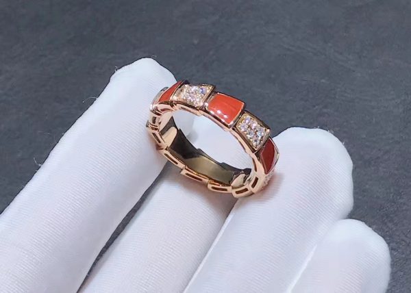 Nhẫn BVLGARI Serpenti Viper kim cương Carnelian vàng hồng 18K