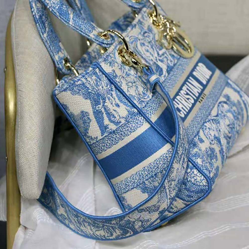 TÚI Dior Women Medium Lady D-lite Bag Cornflower Blue Toile DE Jouy Embroidery