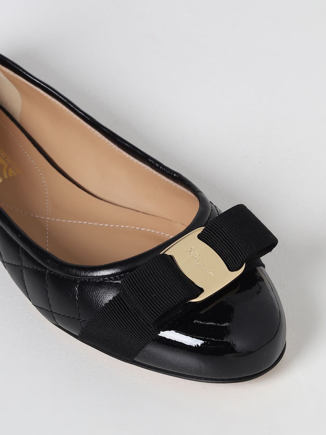 GIÀY SALVATORE FERRAGAMO Black ballet flats shoes