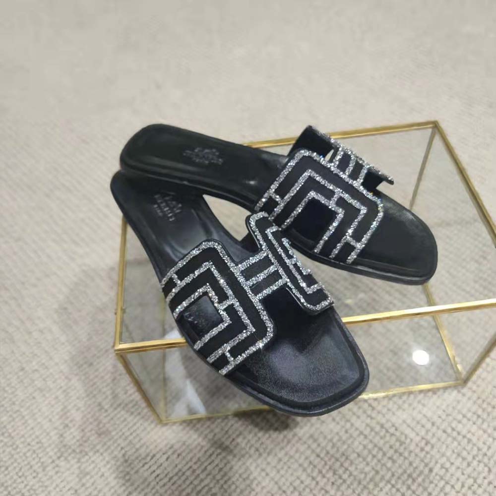 GIÀY Hermes Women Oran Sandal in Suede Goatskin-Black SS2022