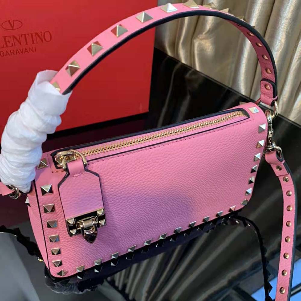 TÚI Valentino Rockstud Grainy Calfskin Crossbody Bag-Pink