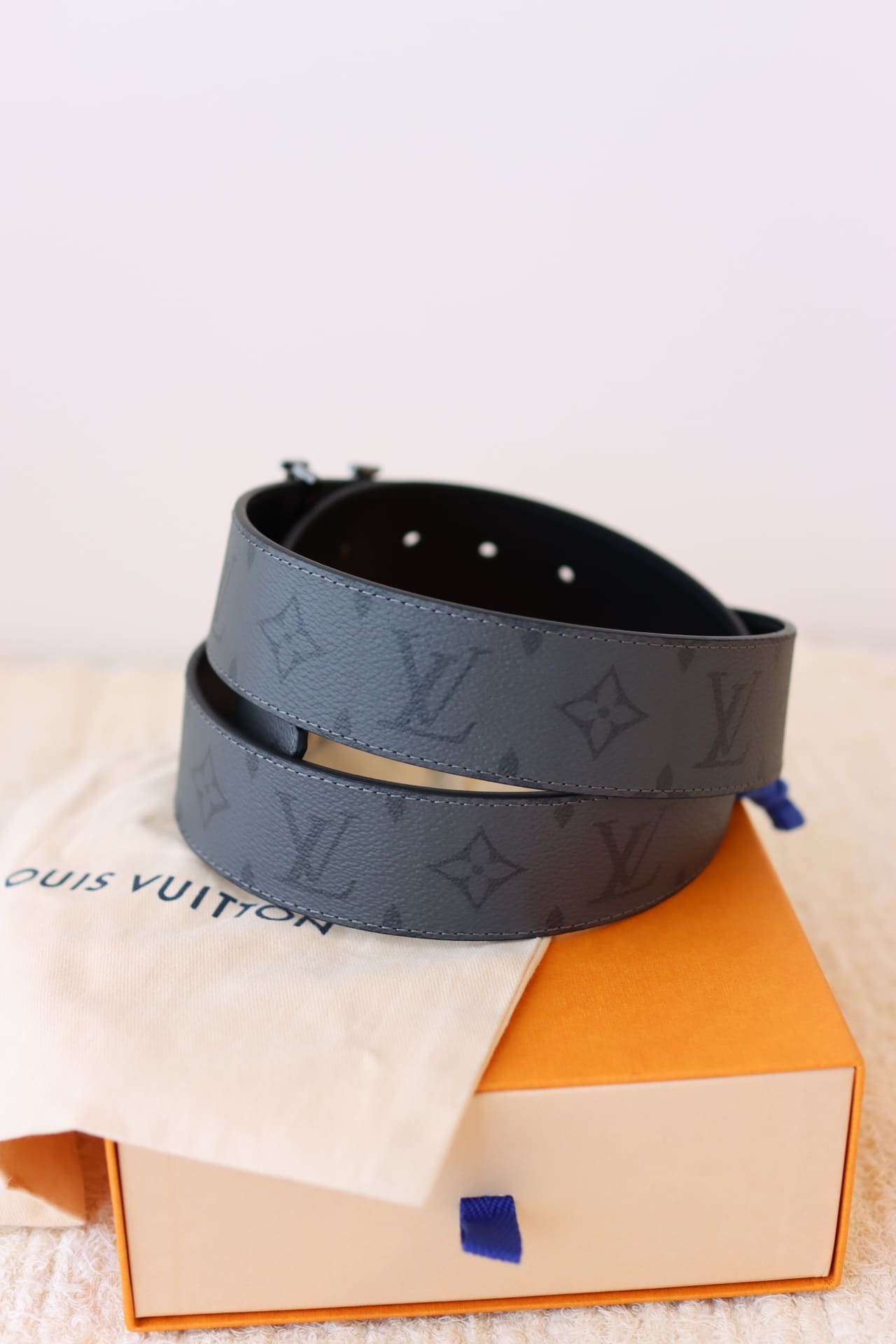 DÂY LƯNG LOUIS VUITTON LV GRAY MONOGRAM Khóa đen bóng