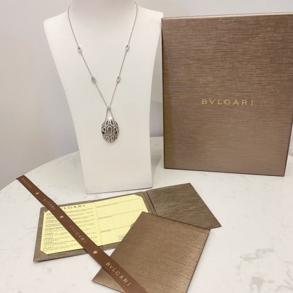 Vòng cổ BVLGARI Serpenti Sapphire mắt ngọc lục bảo kim cương vàng trắng 18K