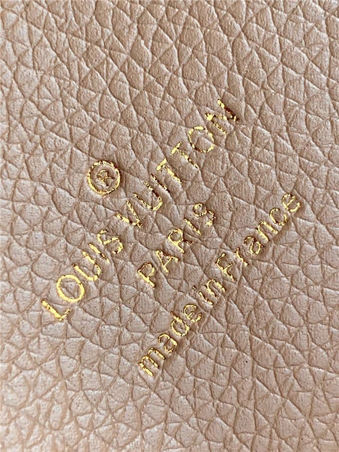 Túi LOUIS VUITTON  pochette voyage mm bag unisex