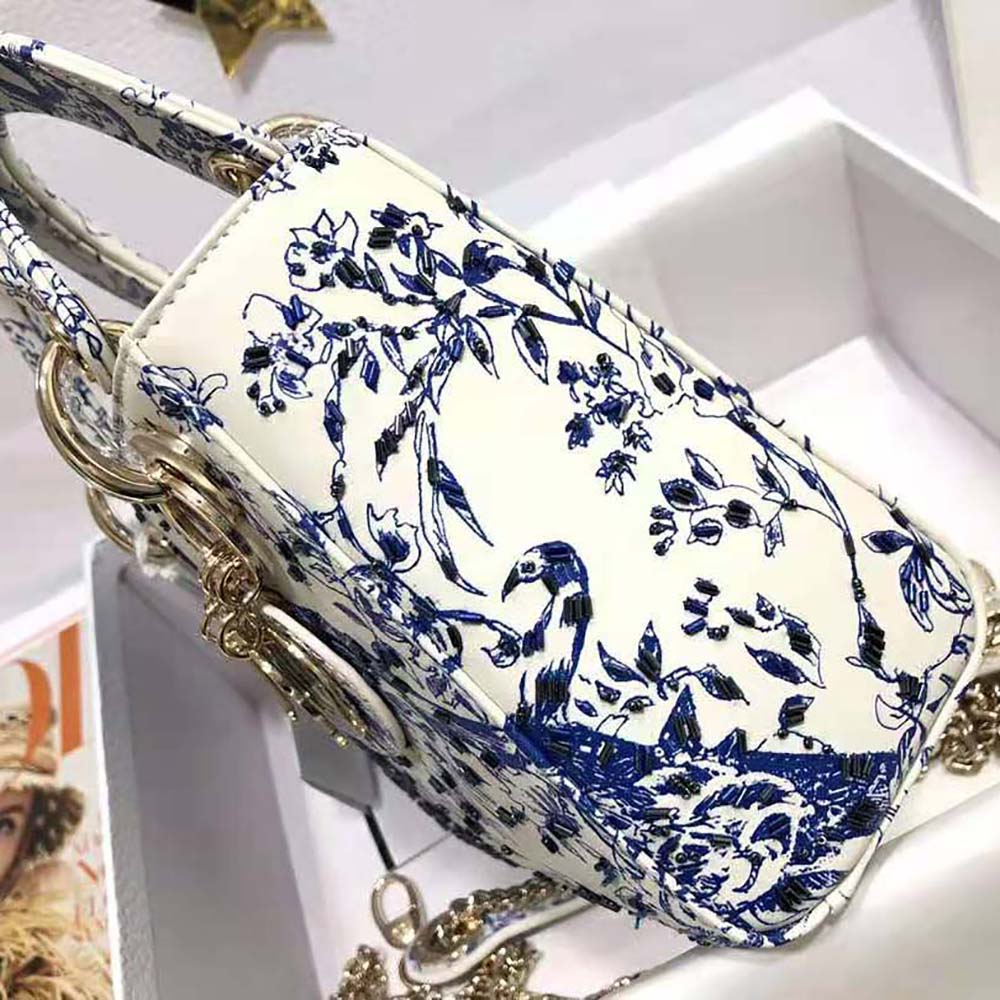 TÚI Christian Dior Dior Bag White Calfskin with Blue-Tone Printed and Bead-Embroidered Dior Jardin D’Hiver Motif