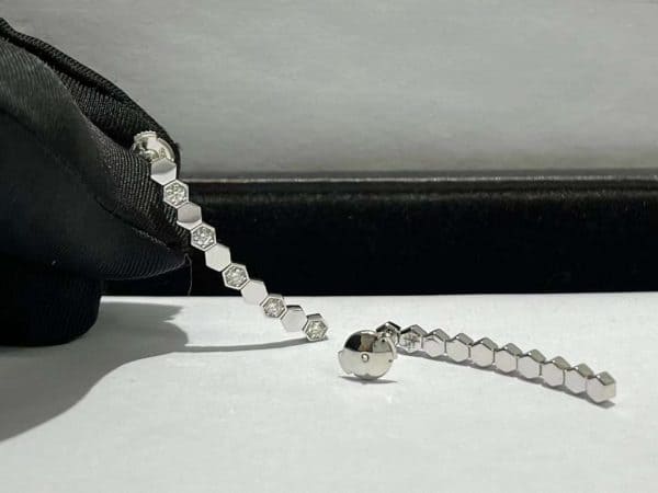 Bông tai Chaumet Bee My Love Giọt Kim Cương vàng trắng 18K