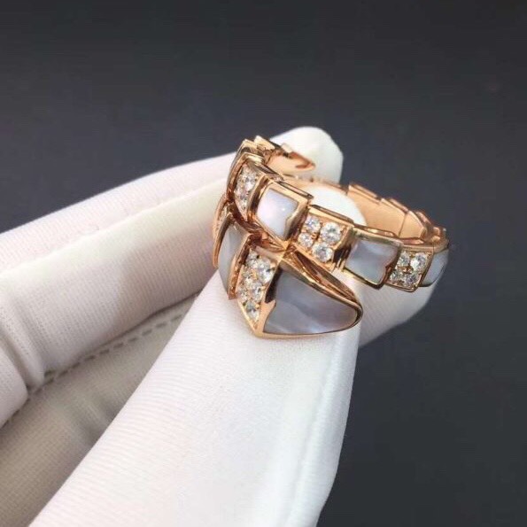 NHẪN BVLGARI SERPENTI RING WITH DIAMOND AND M.O.P ROSE GOLD 18K