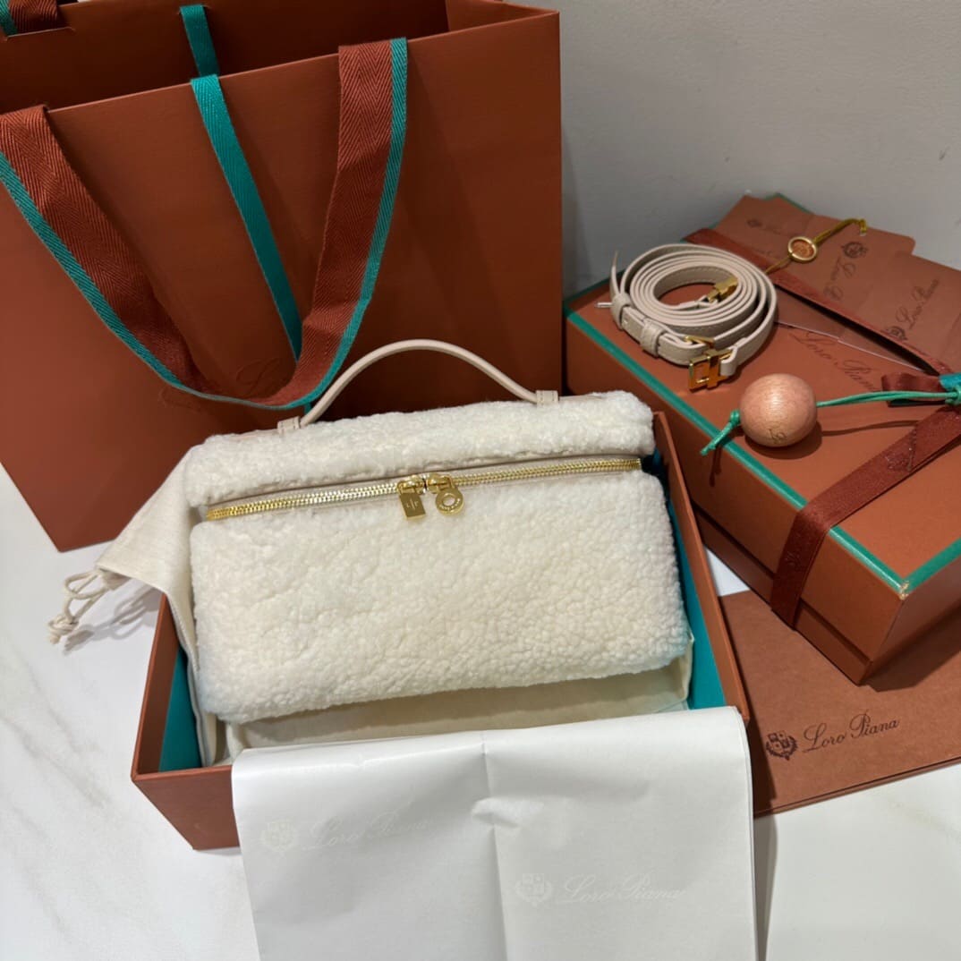 TÚI Loro Piana Women Extra Pocket L19 in Lamb Fur White lông cừu