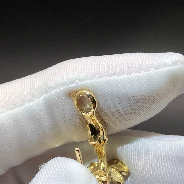 Bông tai Van Cleef & Arpels Mini Frivole kim cương vàng hồng 18K