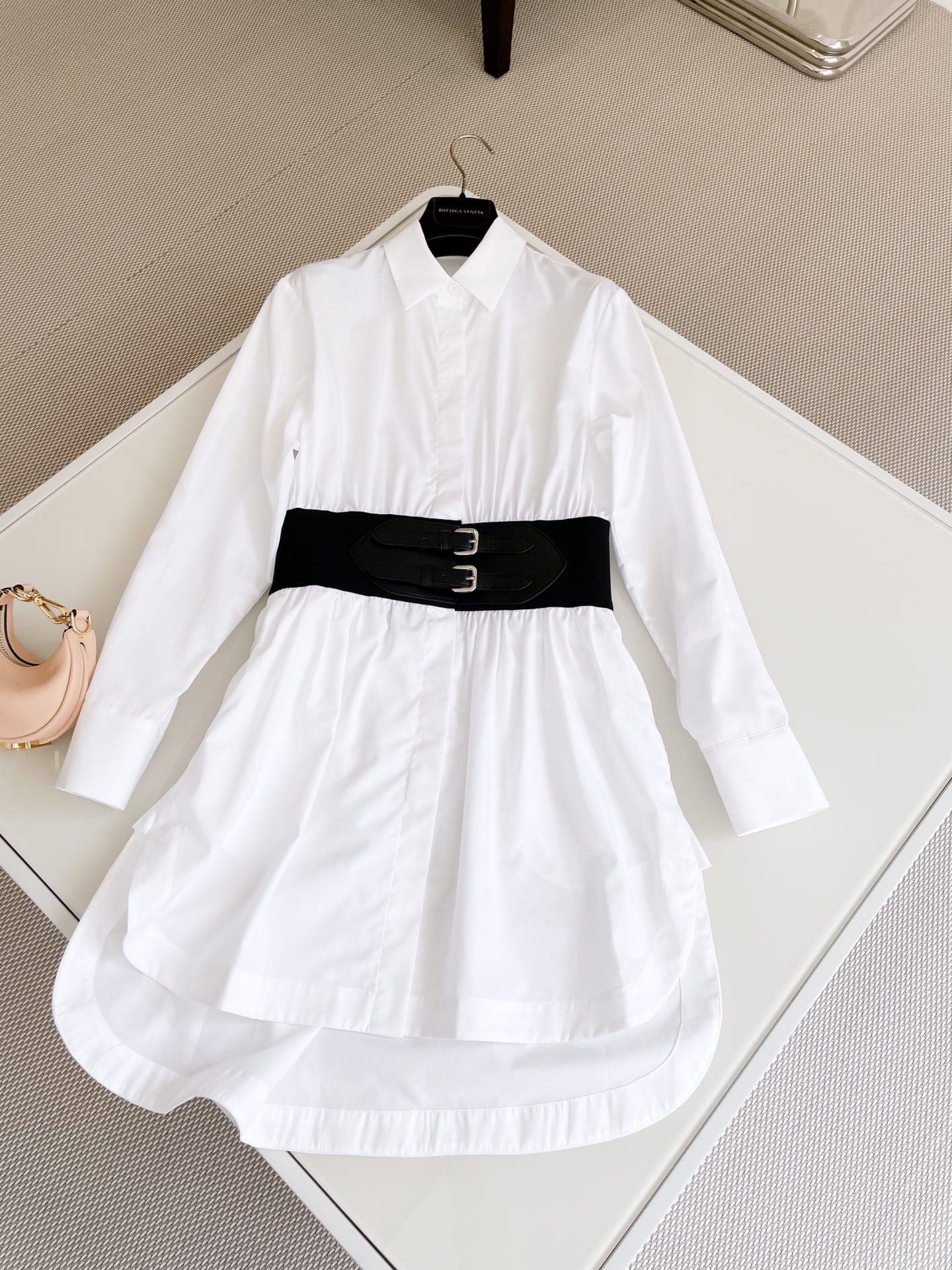 ĐẦM ALAIA WHITE WITH LEATHER BELTS High Classy
