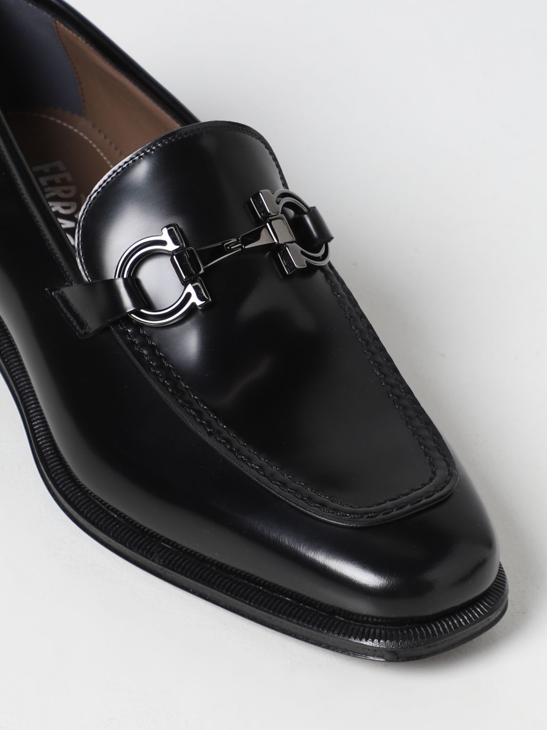 GIÀY SALVATORE FERRAGAMO Black Loafers