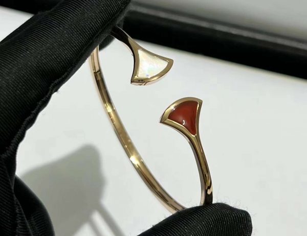 Lắc tay BVLGARI Divas' Dream Carnelian Xà cừ Vàng hồng 18K
