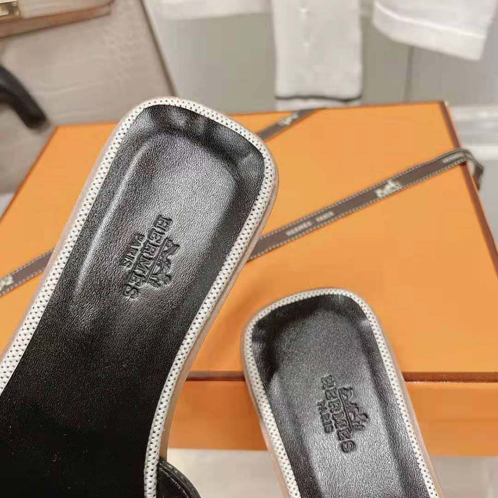 GIÀY Hermes Women Oran Sandal in Calfskin and H Canvas with Iconic H Cut-Out-Black SS2022