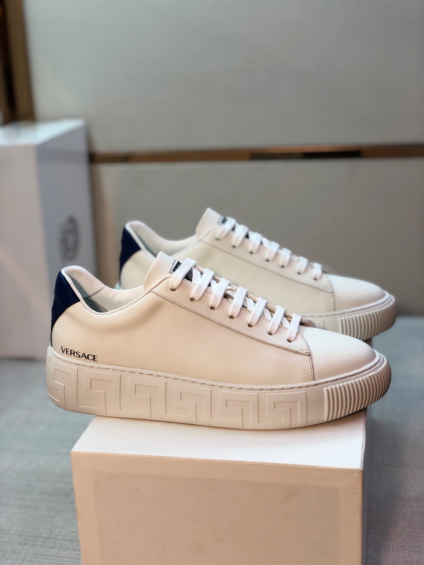 GIÀY VERSACE GRECA SNEAKERS