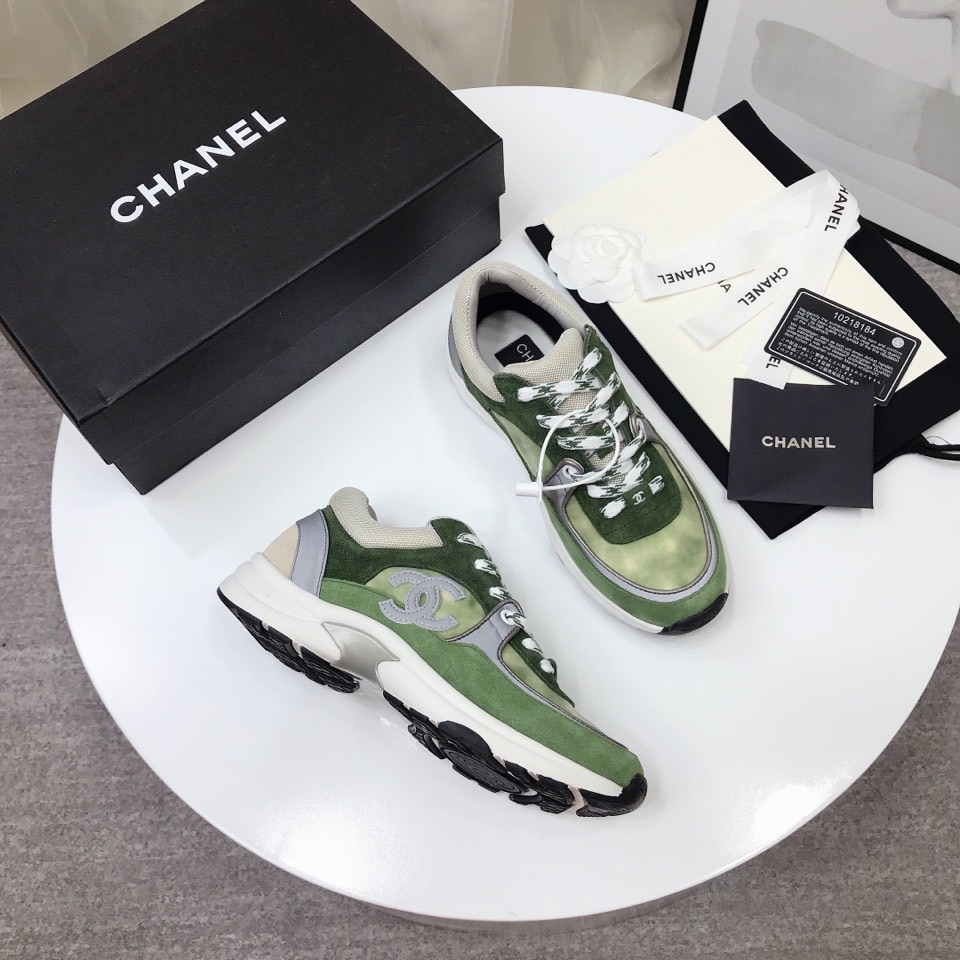 GIÀY CHANEL GREEN SUEDE LOGO SNEAKERS