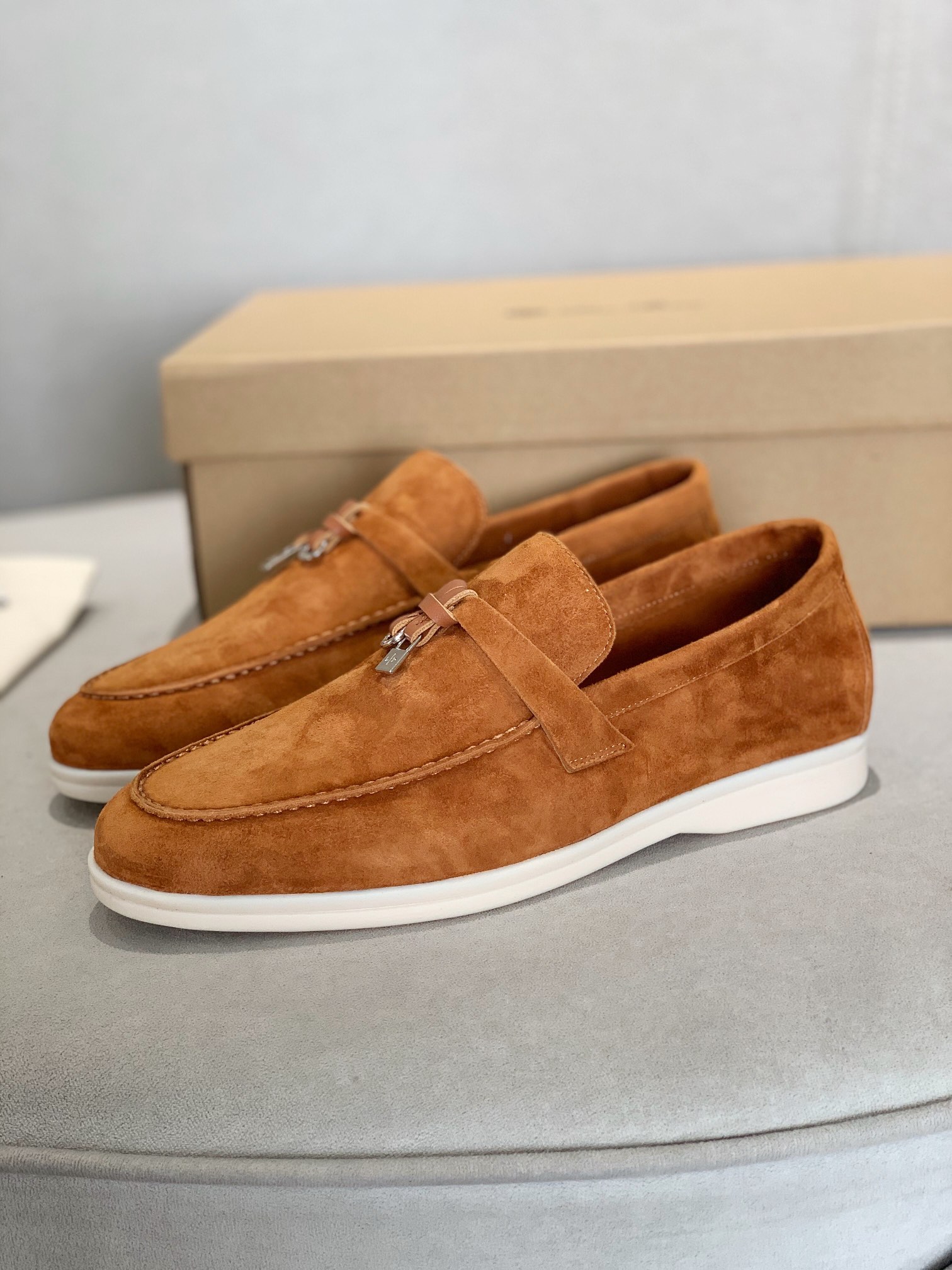 GIÀY LORO PIANA BROWN SHEEPSKIN SUEDE LOAFER DA CỪU