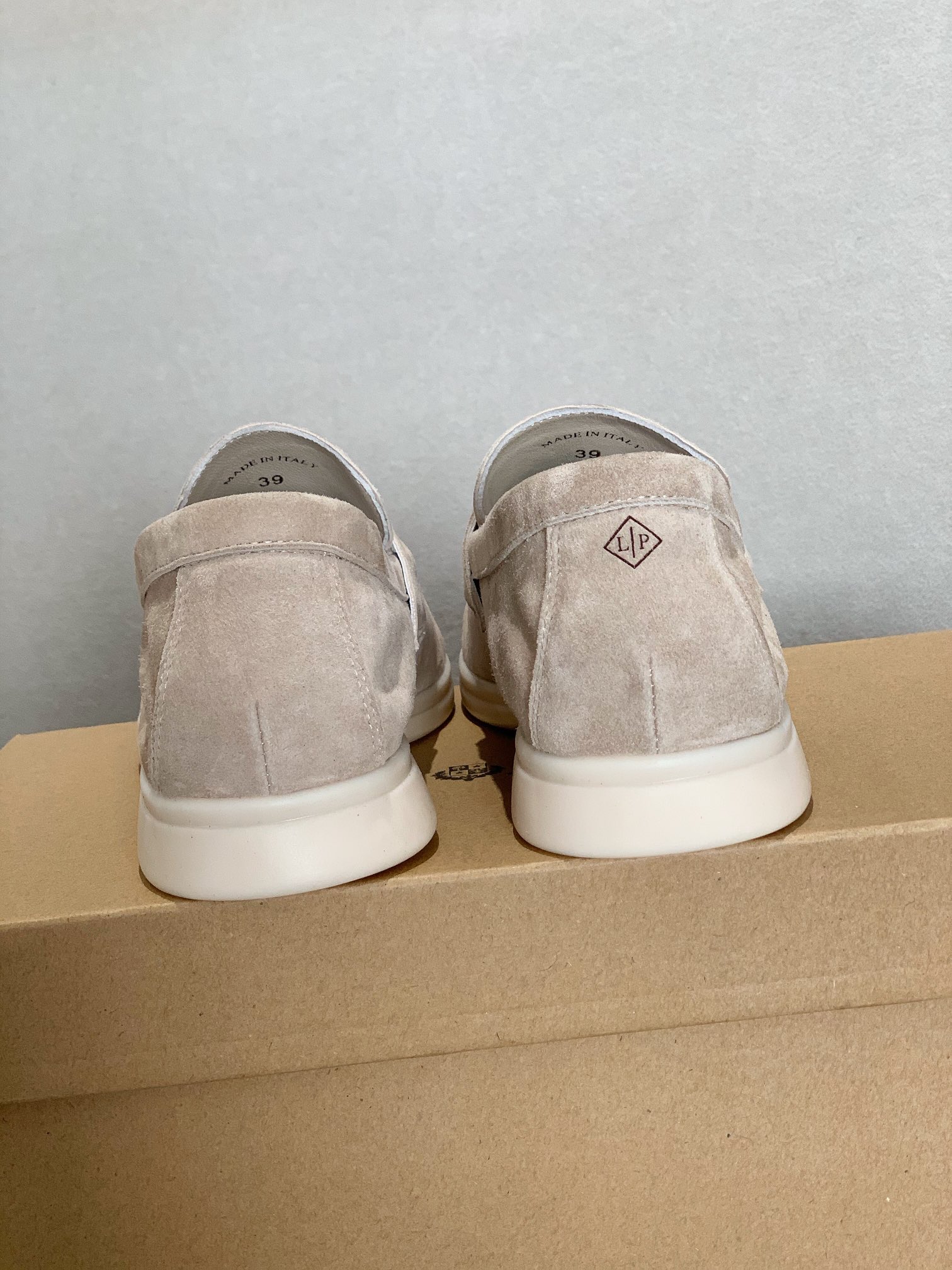 GIÀY LORO PIANA GREY SHEEPSKIN SUEDE LOAFER DA CỪU