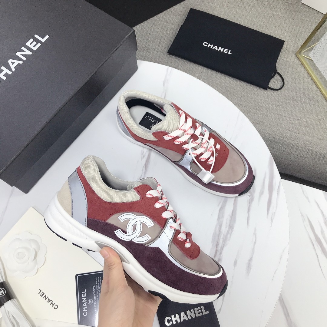 GIÀY CHANEL BURGUNDY SUEDE LOGO SNEAKERS
