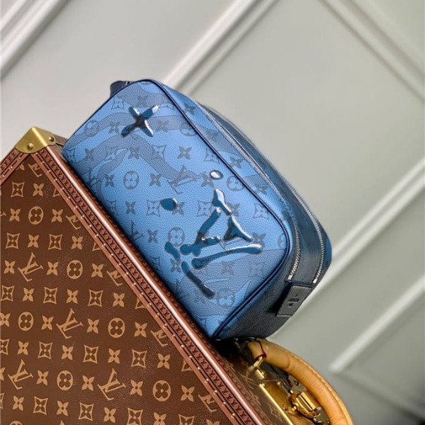 Túi LOUIS VUITTON dopp kit toilet pouch bag unisex