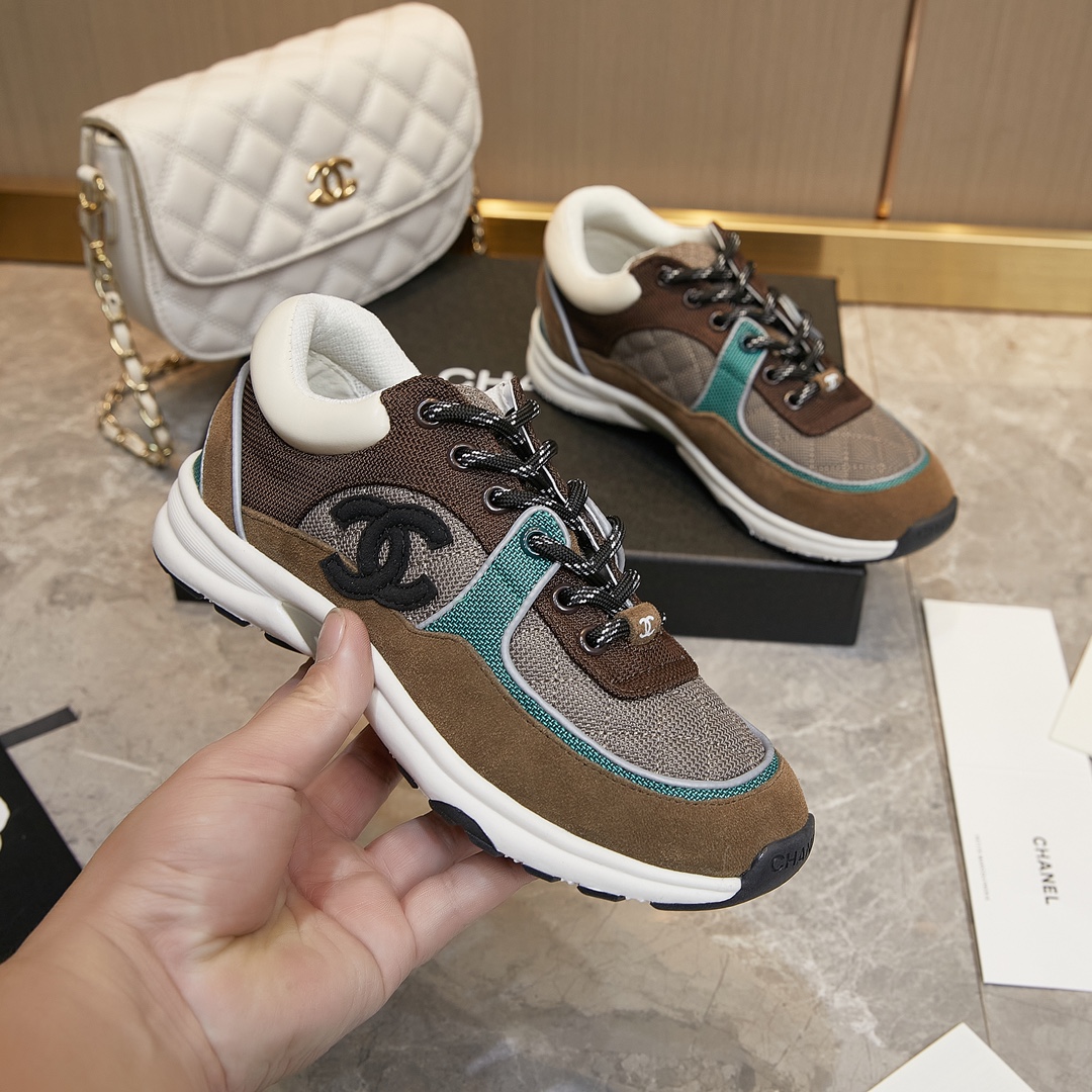 GIÀY CHANEL BROWN SUEDE LOGO SNEAKERS