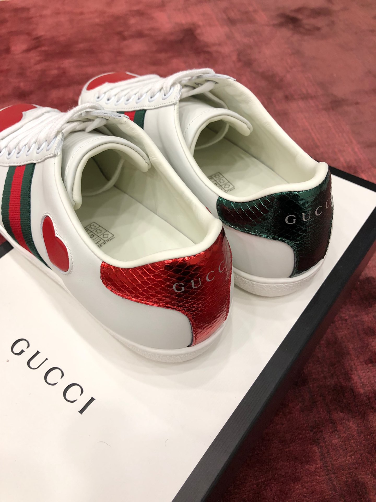 GIÀY GUCCI Leather Ace Sneakers Heart White