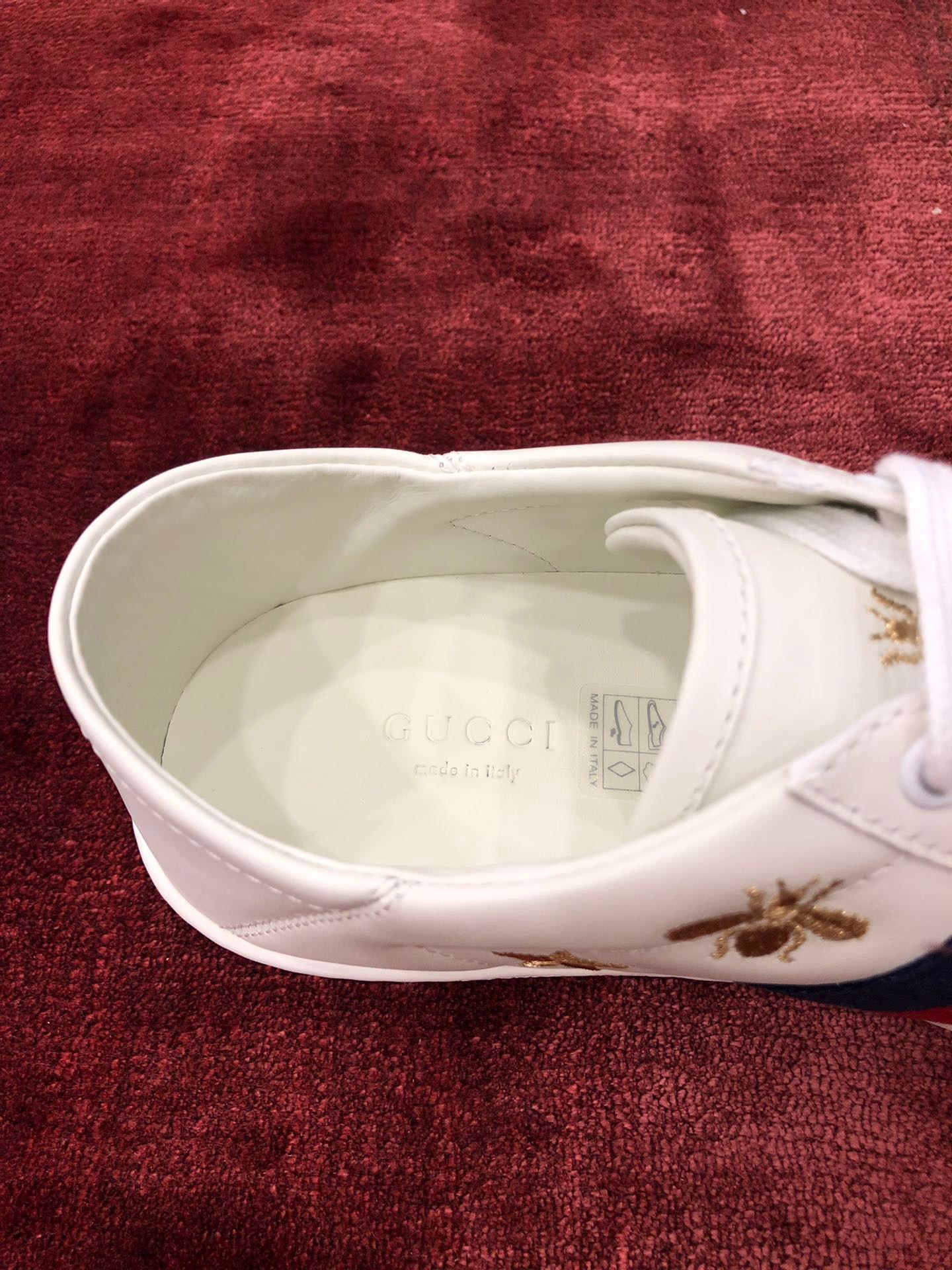 GIÀY GUCCI Leather Ace Sneakers Star and Bee White