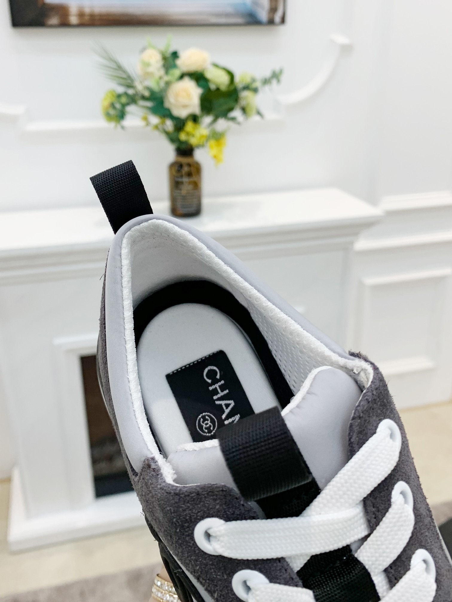 GIÀY CHANEL GREY SUEDE  LOGO SNEAKERS