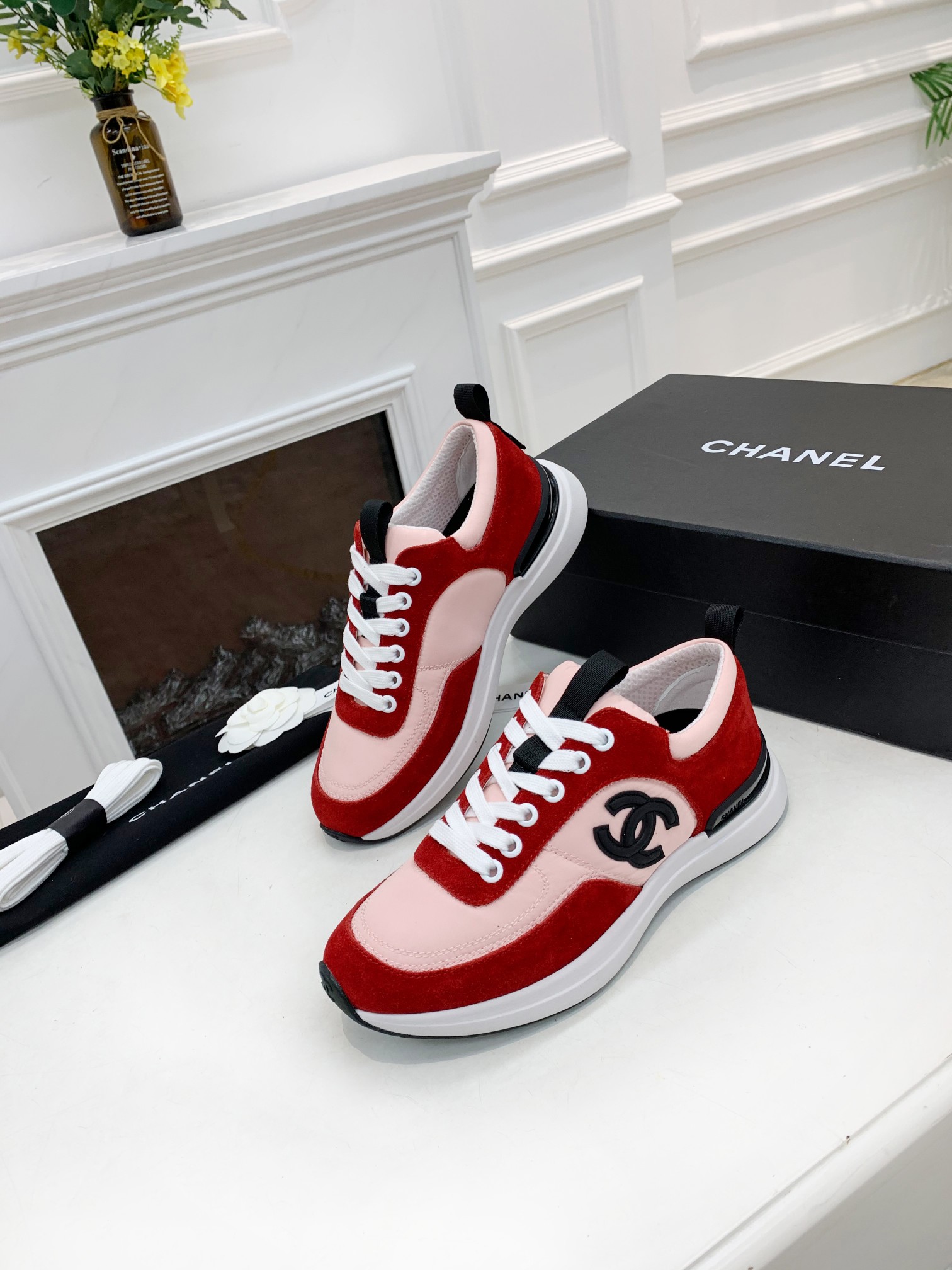 GIÀY CHANEL RED SUEDE  LOGO SNEAKERS