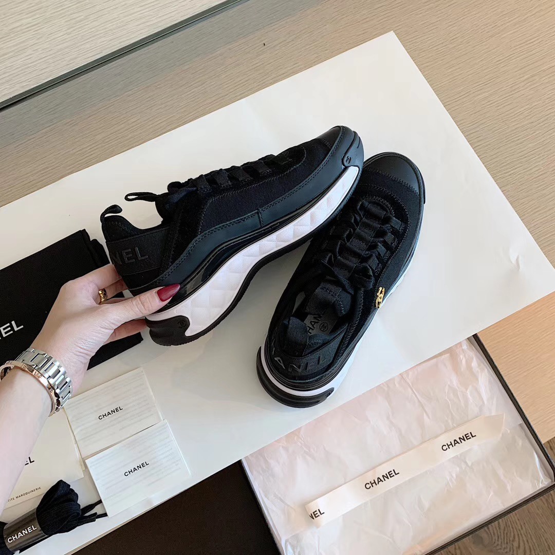 GIÀY CHANEL BLACK SUEDE  LOGO SNEAKERS