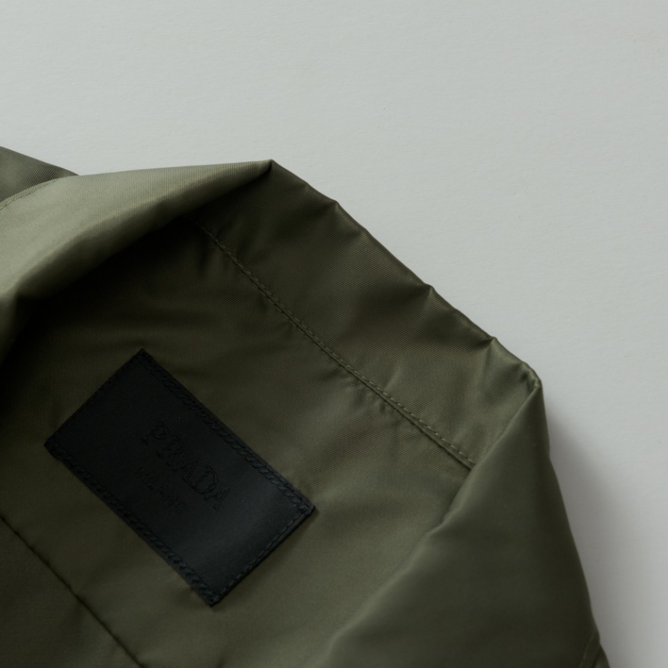 ÁO PRADA SHIRT POCKET RE-NYLON MÀU OLIVE UNISEX