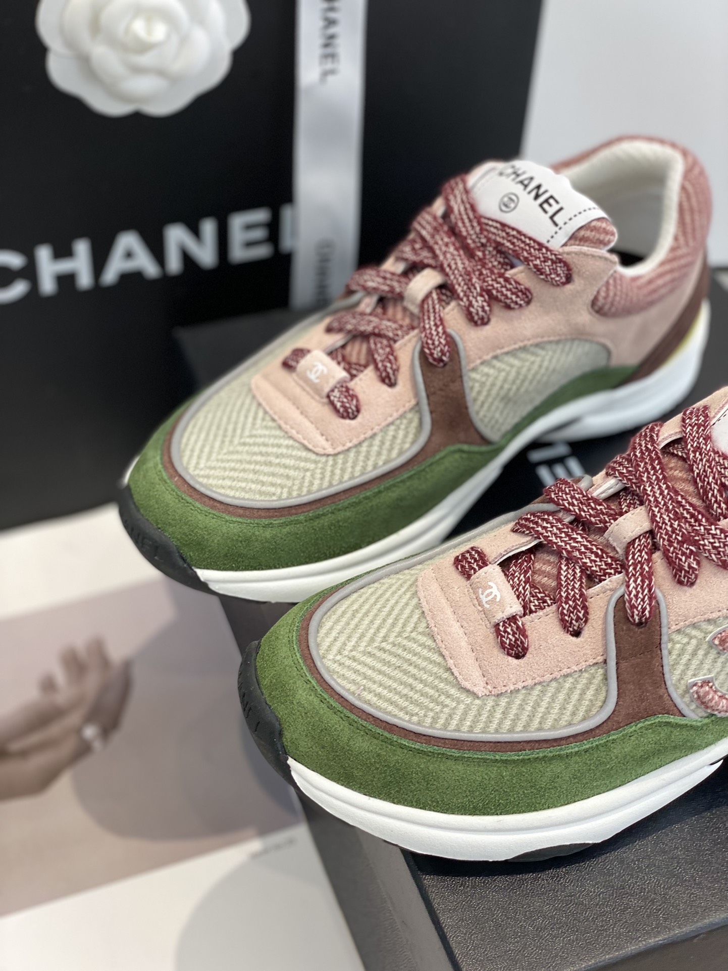 GIÀY CHANEL MULTICOLOR SUEDE LOGO SNEAKERS