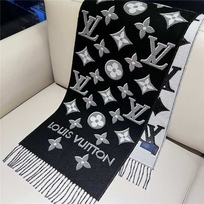 KHĂN Louis Vuitton essential shine scarf