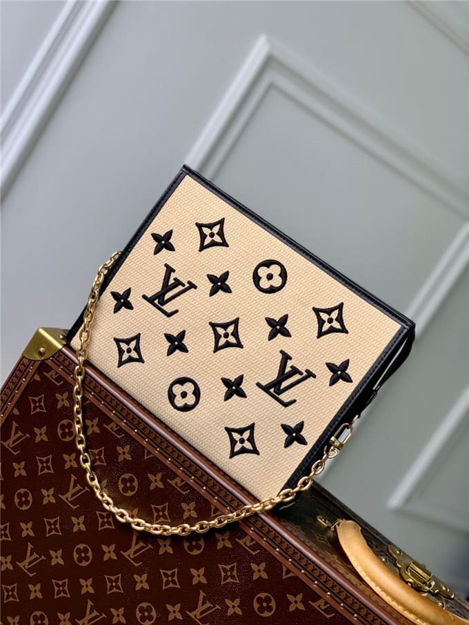 Túi LOUIS VUITTON toiletry pouch on chain