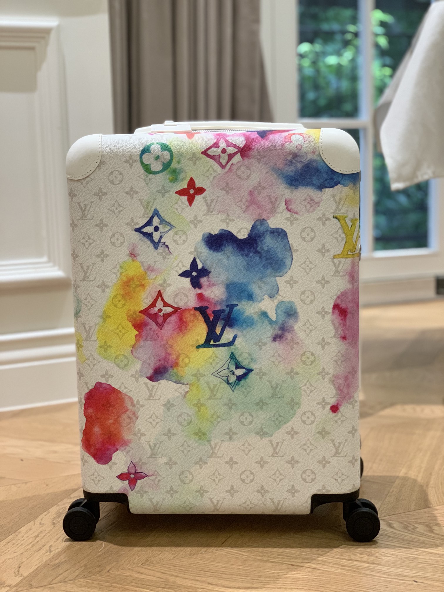 Louis Vuitton Horizon 55 Multicolor