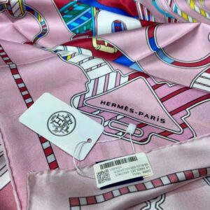 KHĂN Hermes Women Tatersale En Zigzag Scarf 45 in Silk Twill-Pink