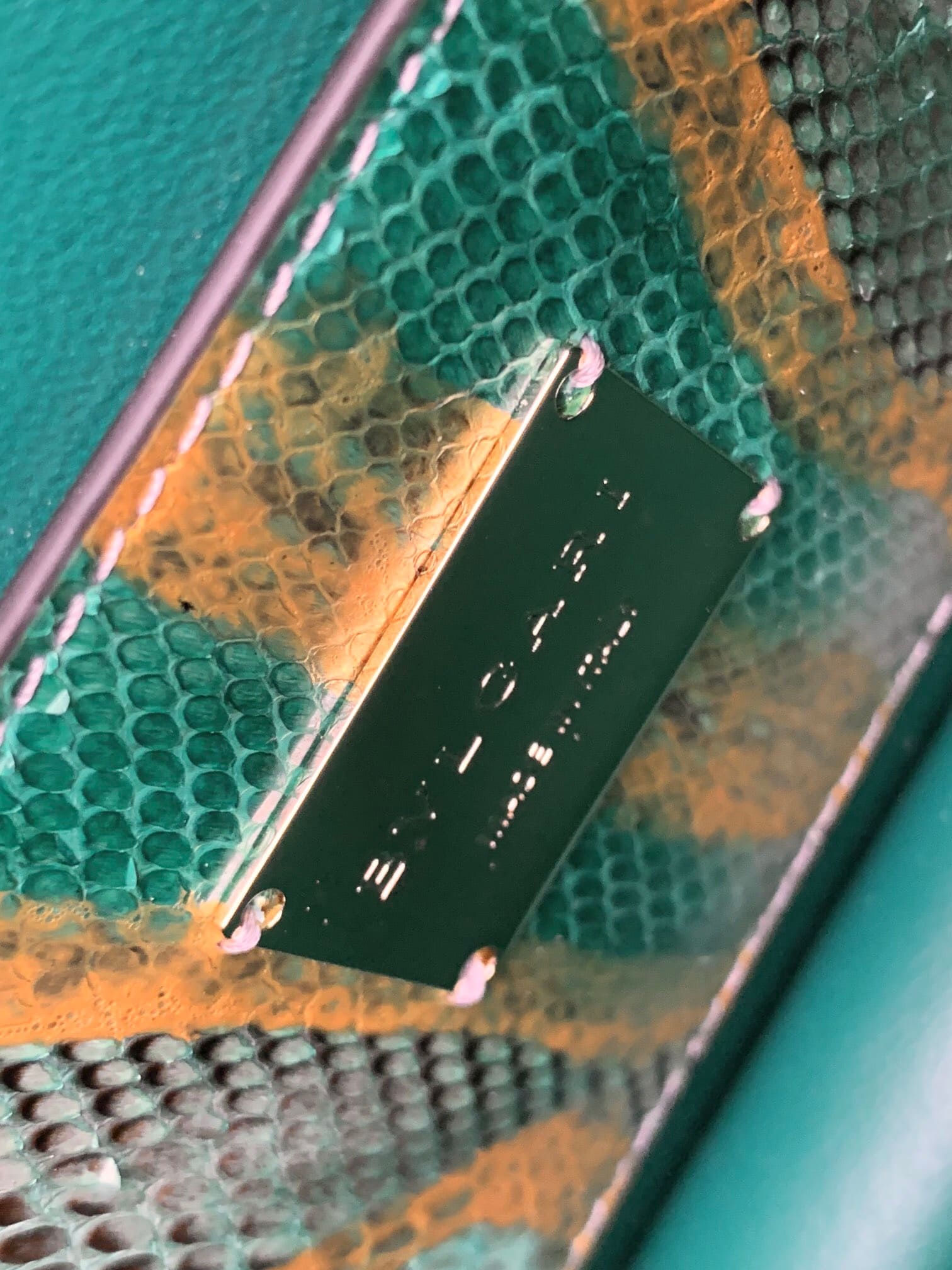 TÚI BVLGARI SERPENTI PYTHON SKIN DA TRĂN